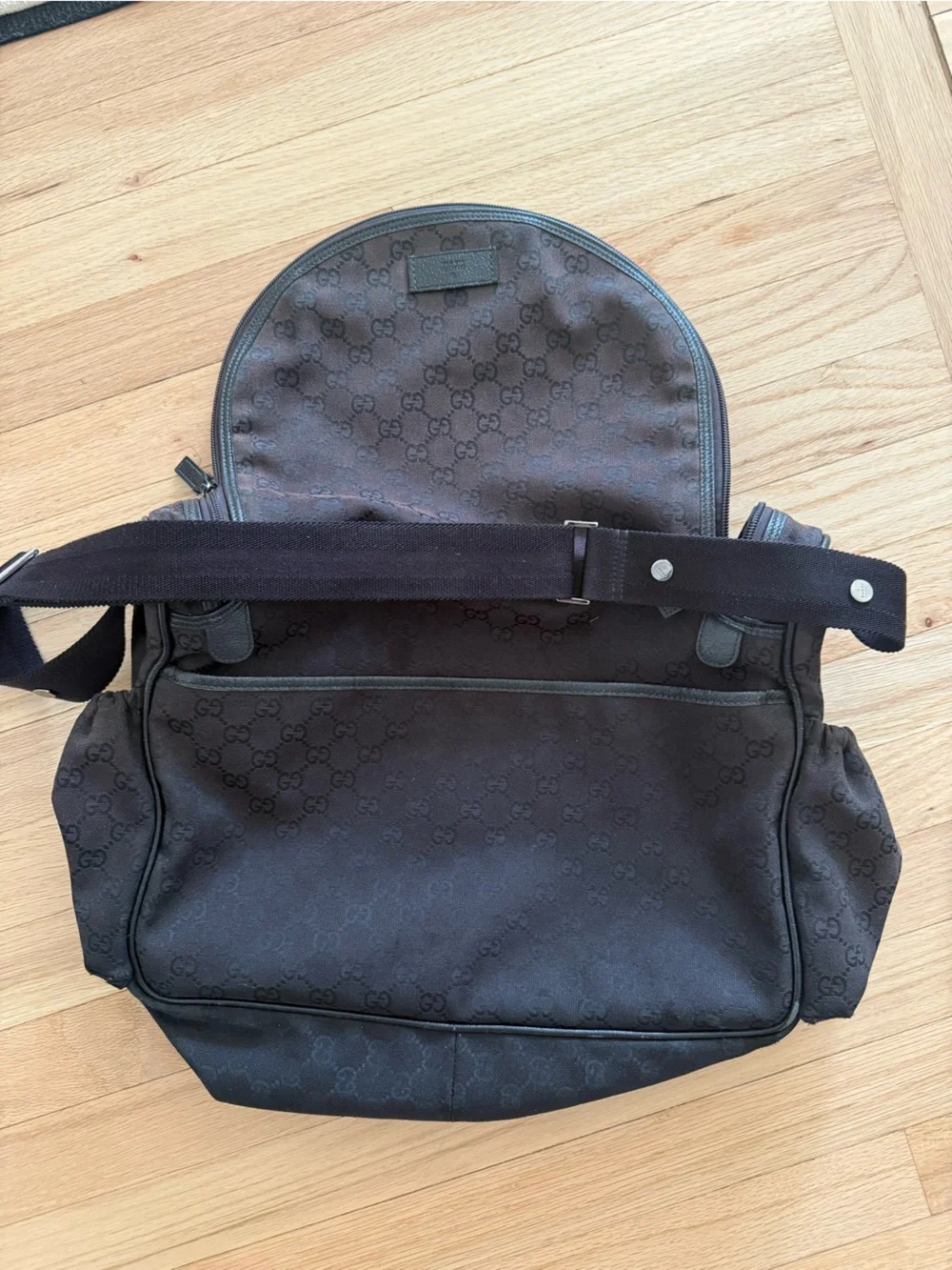 Authentic Gucci Original GG Monogram Canvas Diaper bag/ Baby bag + Changing Mat